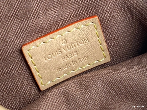 Cheap POUCH LOUIS ME FOLD VUITTON 0821